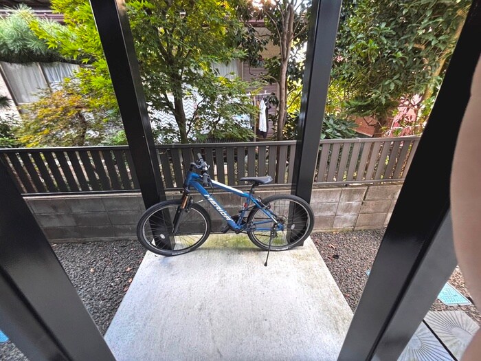 物件外観写真4　(駐輪場)