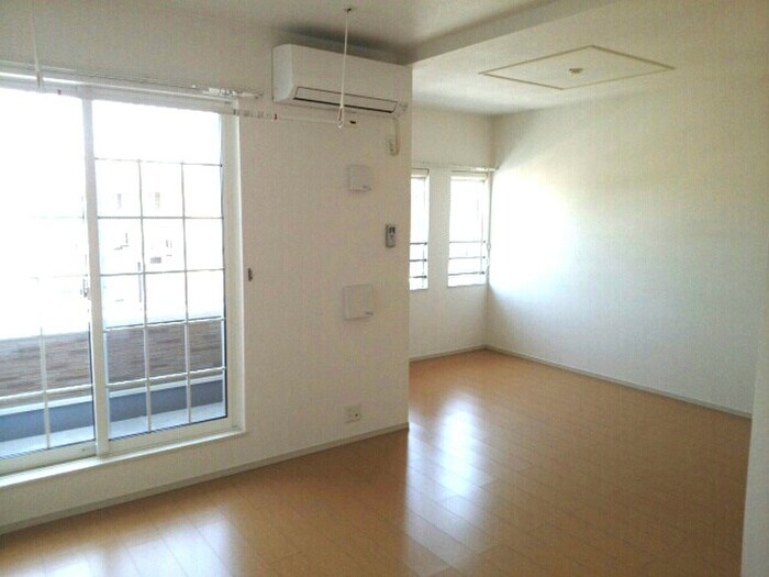 物件内観写真2　(居室)