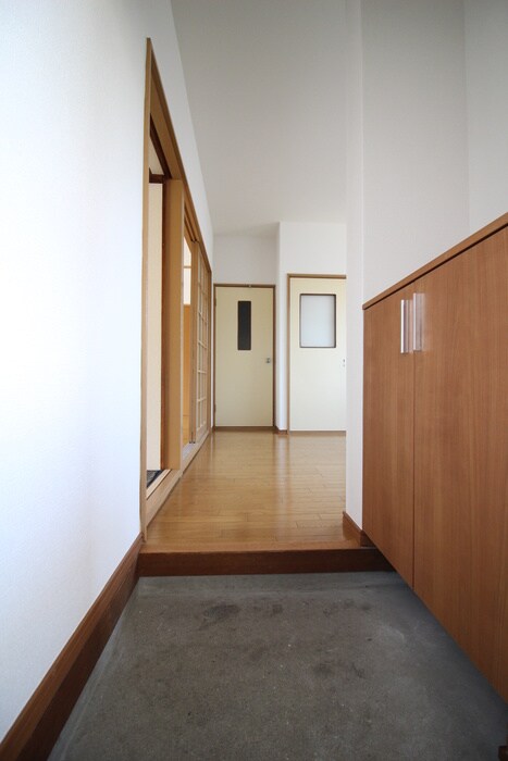 物件内観写真7　(玄関)