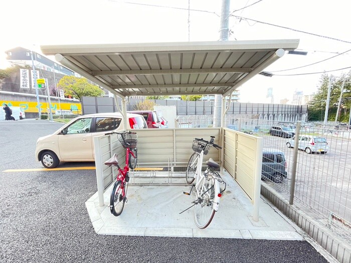 物件外観写真5　(駐輪場)