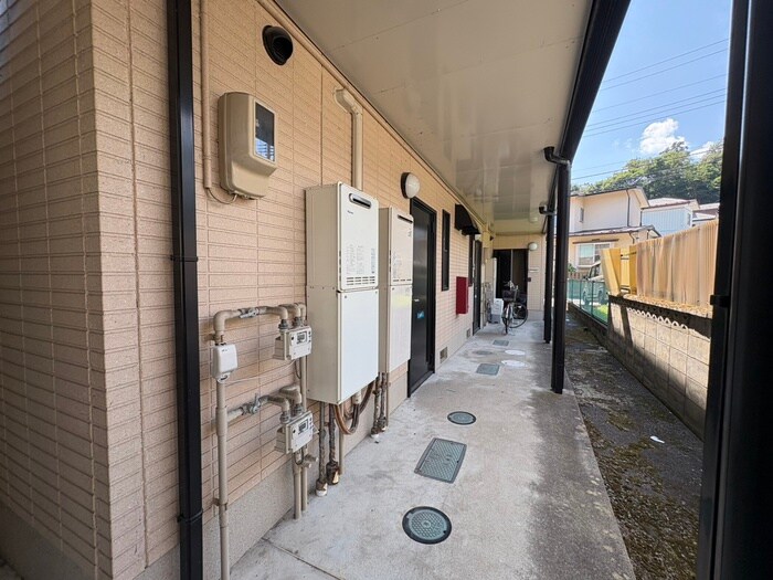 物件外観写真5　(エントランス部分)