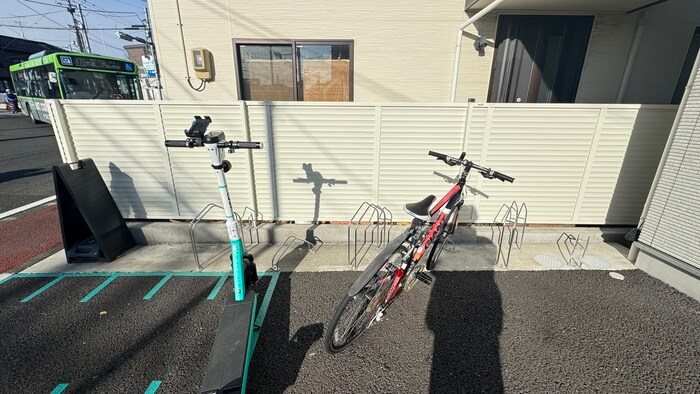 物件外観写真5　(駐輪場)