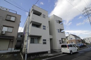 R-SMARTkａroｓ小鶴新田外観写真