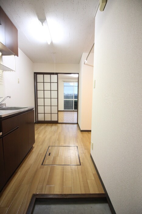 物件内観写真16　(玄関)