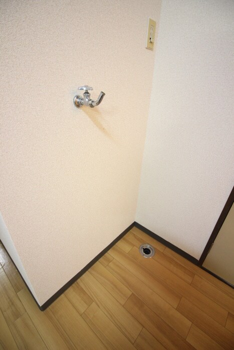 物件内観写真18　(洗濯機置場)