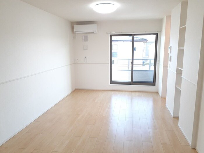 物件内観写真4　(居室)