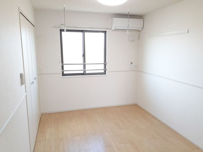 物件内観写真5　(居室)