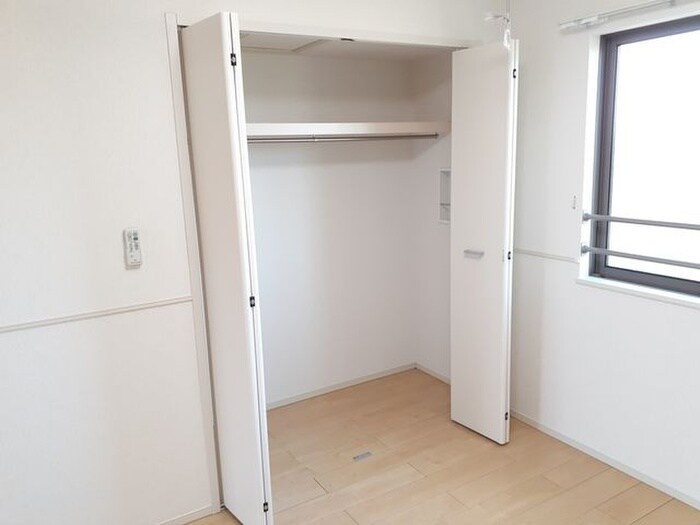 物件内観写真6　(収納)