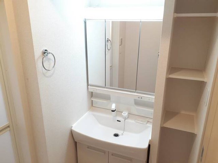 物件内観写真9　(洗面)