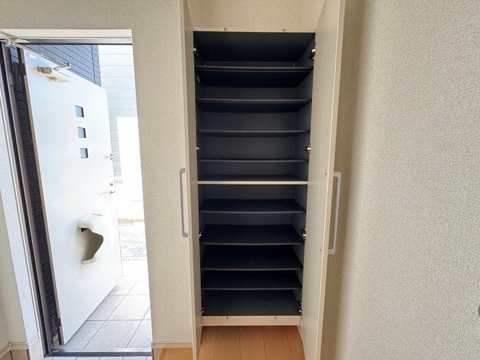 物件内観写真17　(靴箱)