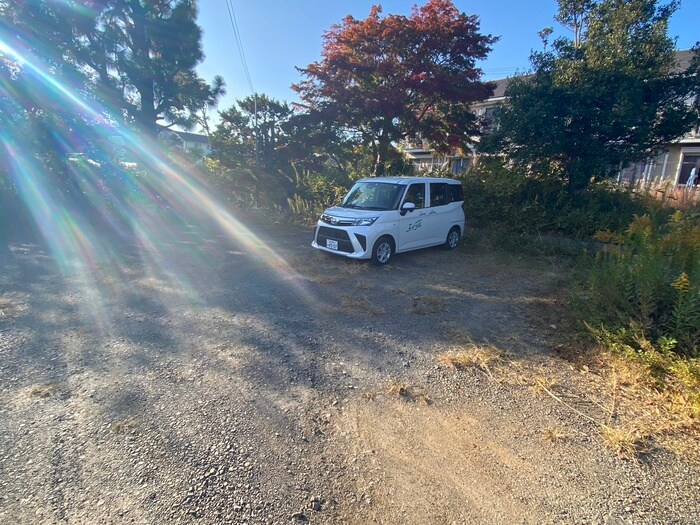 物件外観写真2　(駐車場)