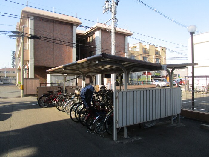 物件外観写真5　(駐輪場)