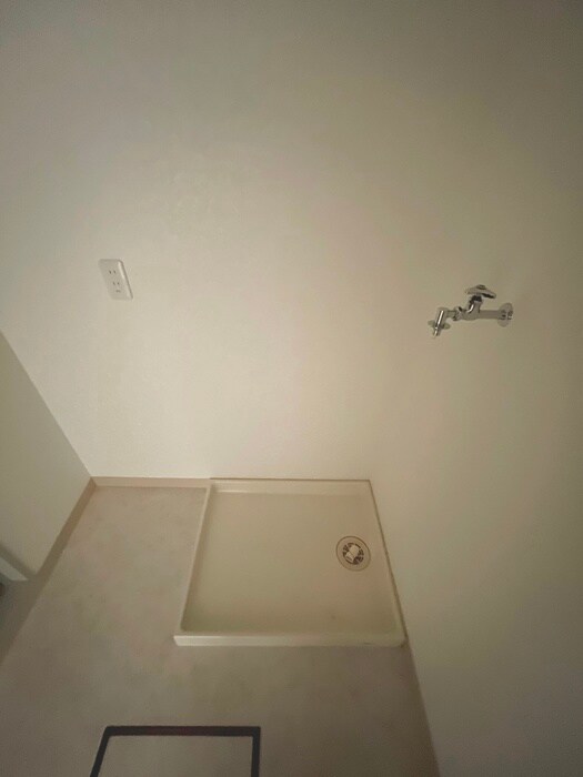 物件内観写真18　(洗濯機置場)