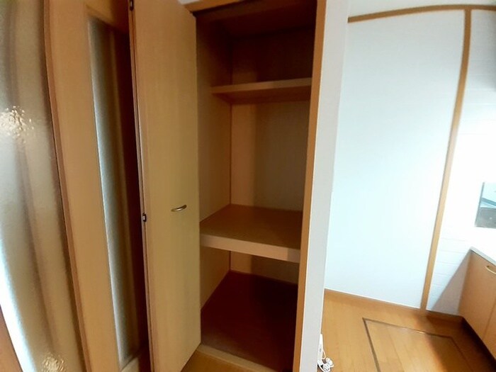 物件内観写真12　(収納)