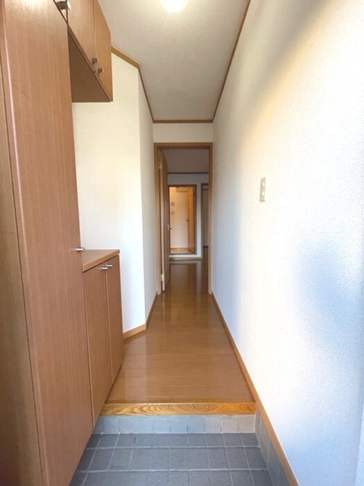 物件内観写真13　(玄関)