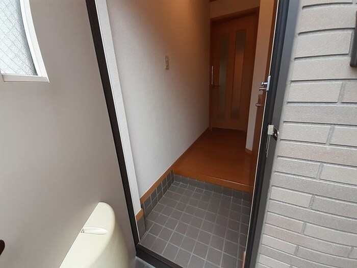 物件内観写真14　(玄関)