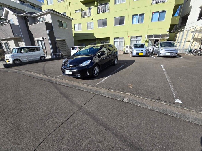 コーポ砂押南の駐車場