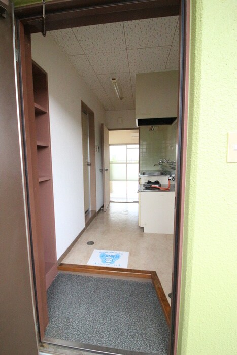 物件内観写真13　(玄関)