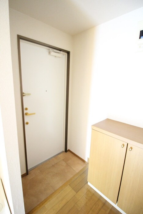 物件内観写真17　(玄関)