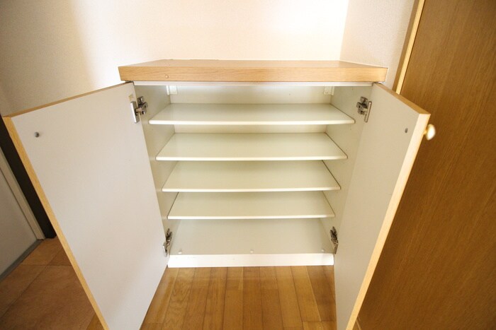 物件内観写真18　(靴箱)