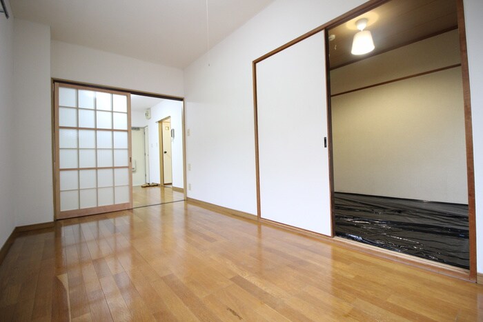 物件内観写真8　(居室)