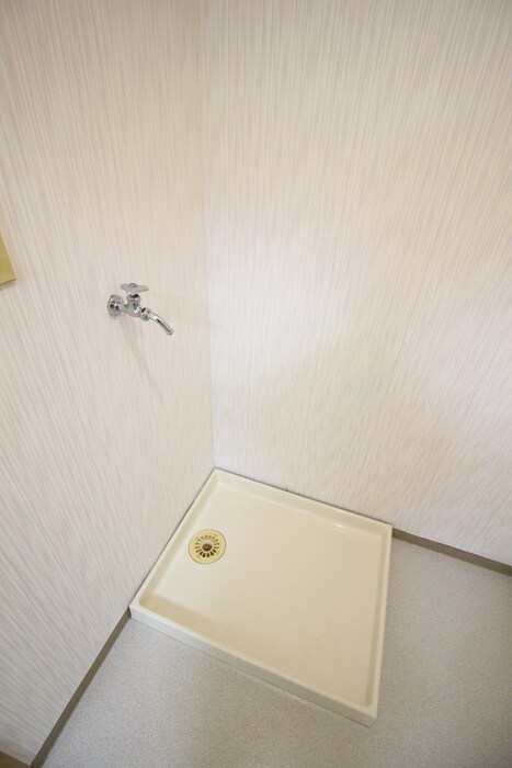 物件内観写真14　(洗濯機置場)