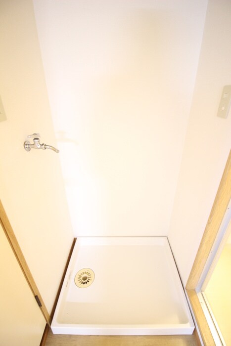 物件内観写真15　(洗濯機置場)