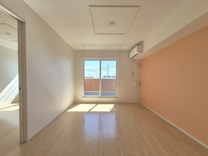 物件内観写真4　(居室)