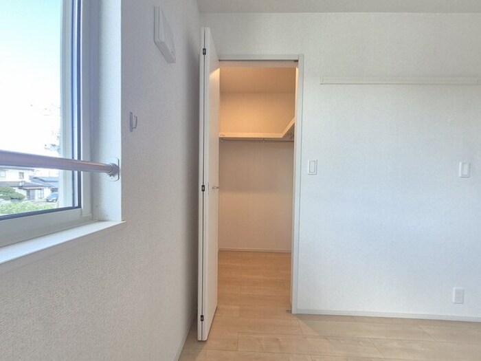 物件内観写真10　(収納)