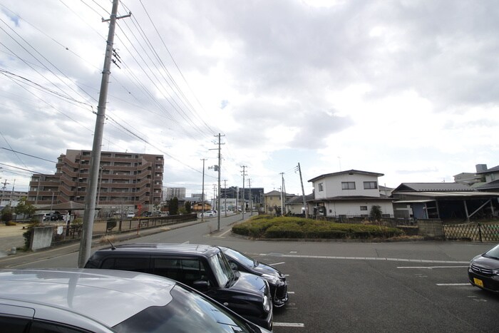 物件内観写真11　(室内からの展望)