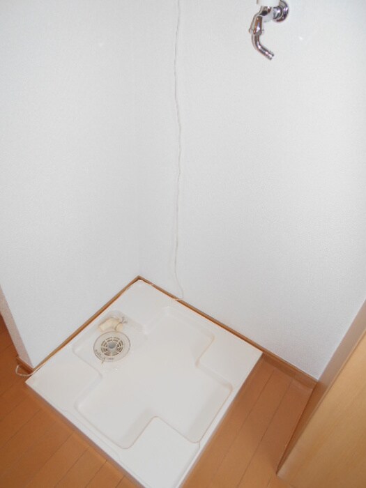 物件内観写真18　(洗濯機置場)