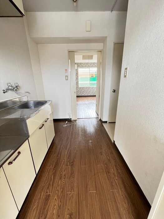 物件内観写真18　(廊下)