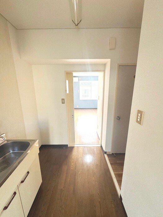 物件内観写真21　(廊下)