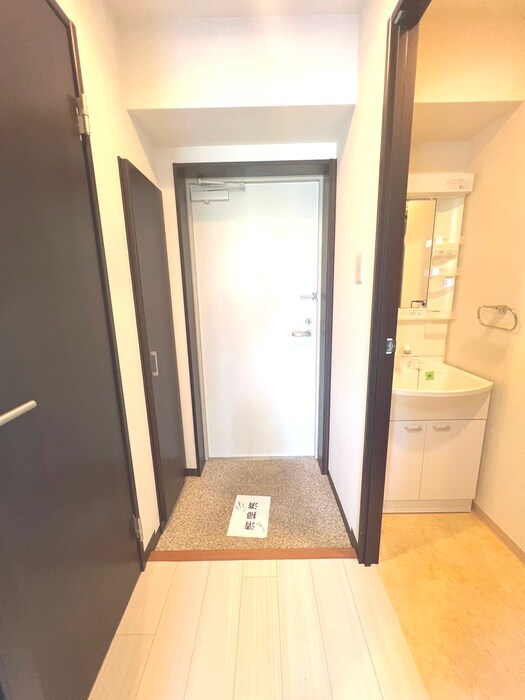 物件内観写真18　(玄関)