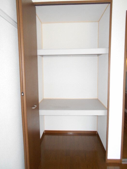 物件内観写真11　(収納)