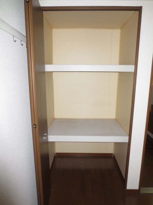物件内観写真12　(収納)
