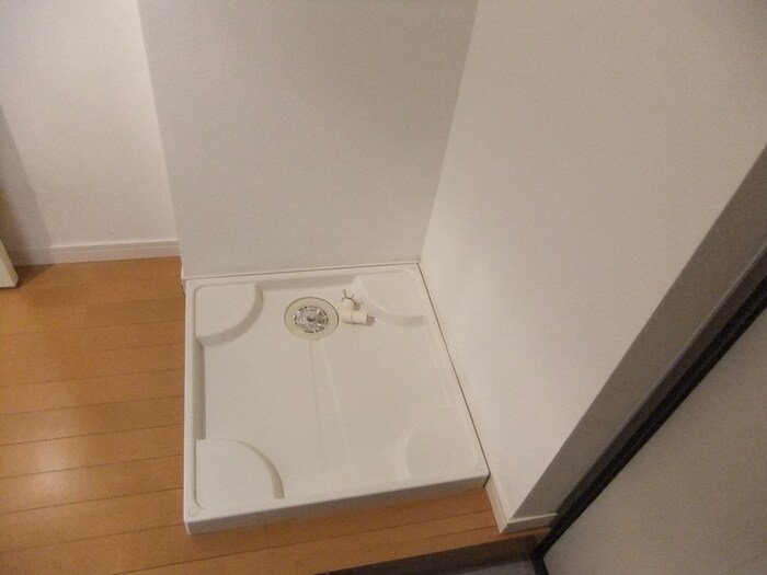 物件内観写真9　(洗濯機置場)