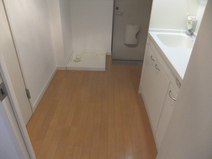 物件内観写真12　(廊下)