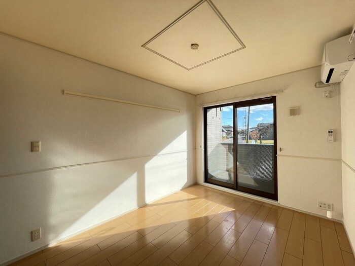 物件内観写真7　(居室)