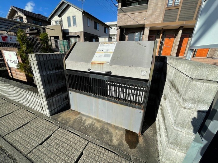 物件外観写真4　(建物設備)