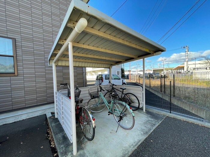 物件外観写真5　(駐輪場)