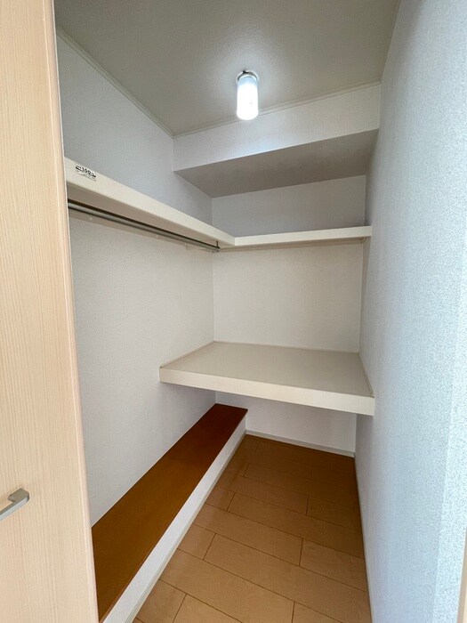 物件内観写真15　(収納)
