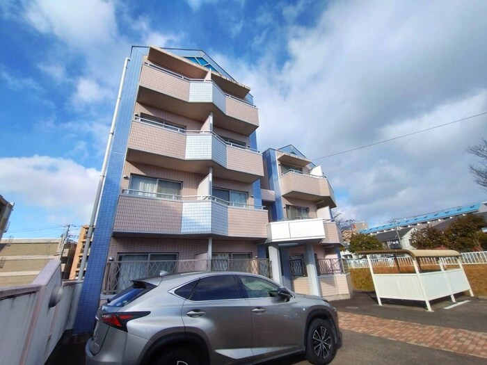 物件外観写真4　(駐車場)