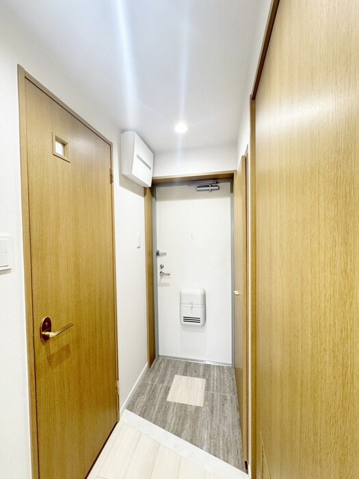 物件内観写真17　(玄関)