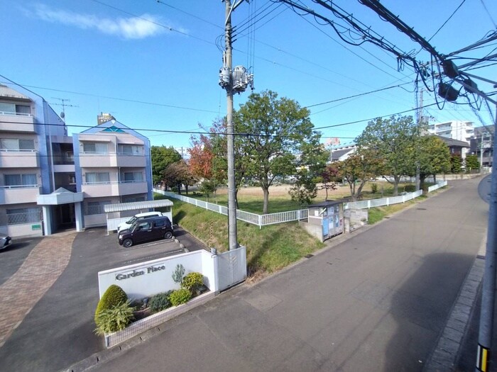 物件内観写真15　(室内からの展望)