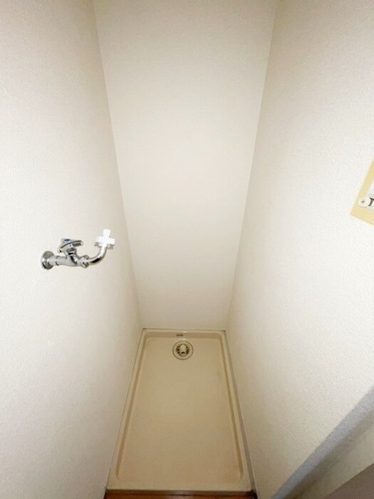 物件内観写真12　(洗濯機置場)