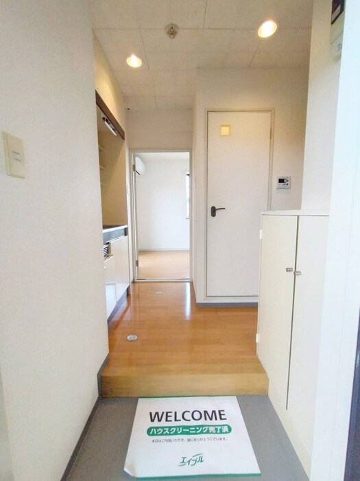 物件内観写真12　(玄関)