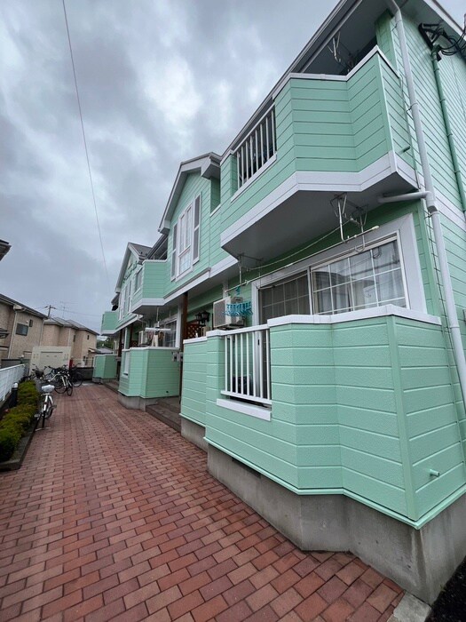 物件外観写真5　(エントランス部分)