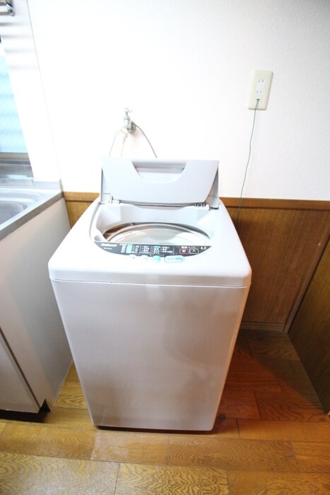 物件内観写真11　(洗濯機置場)