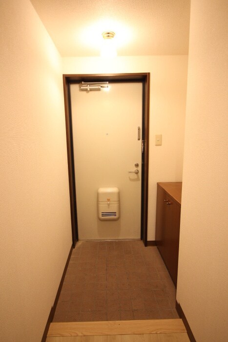 物件内観写真12　(玄関)